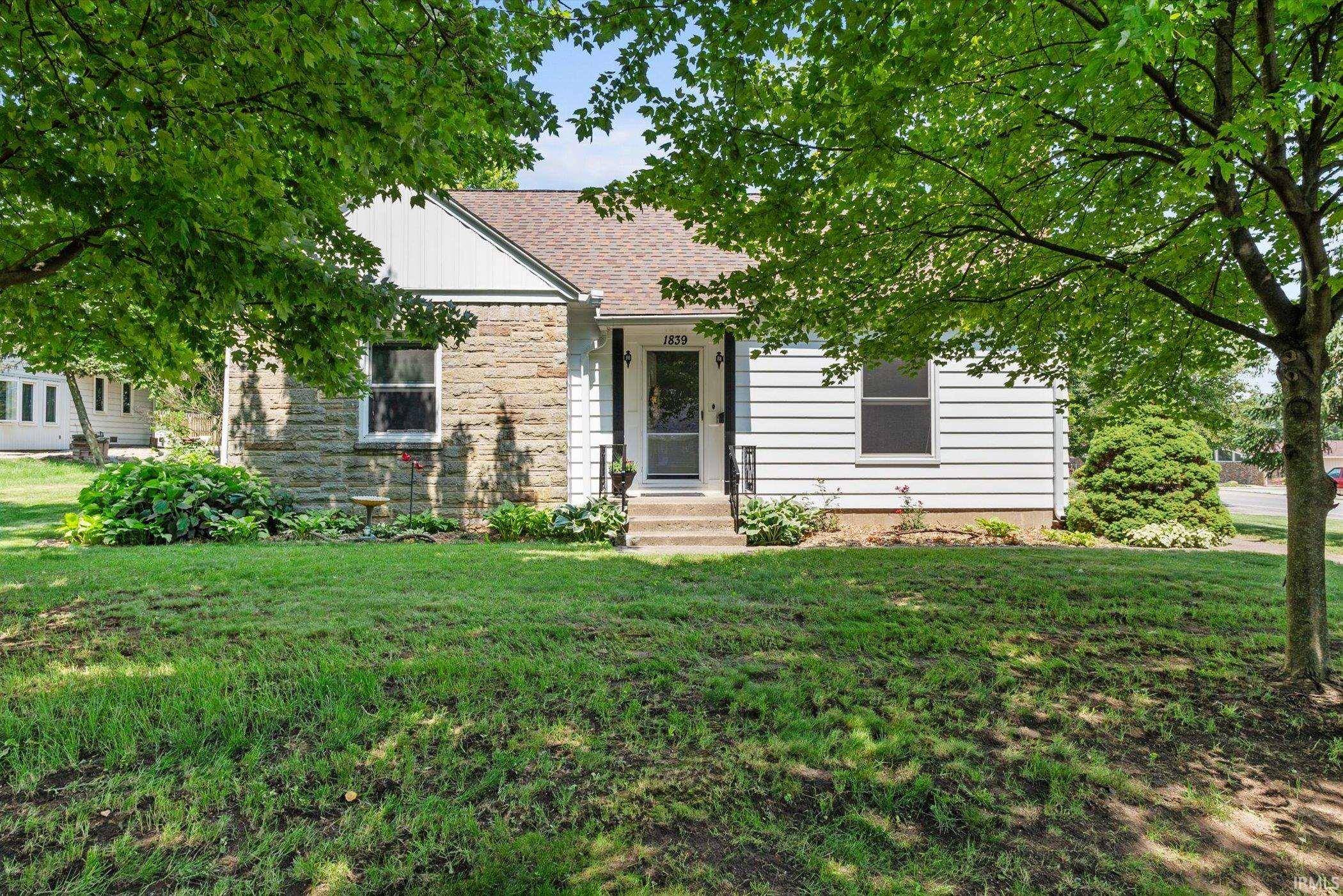 1839 Hawthorn Road, Fort Wayne, IN 46802-4965