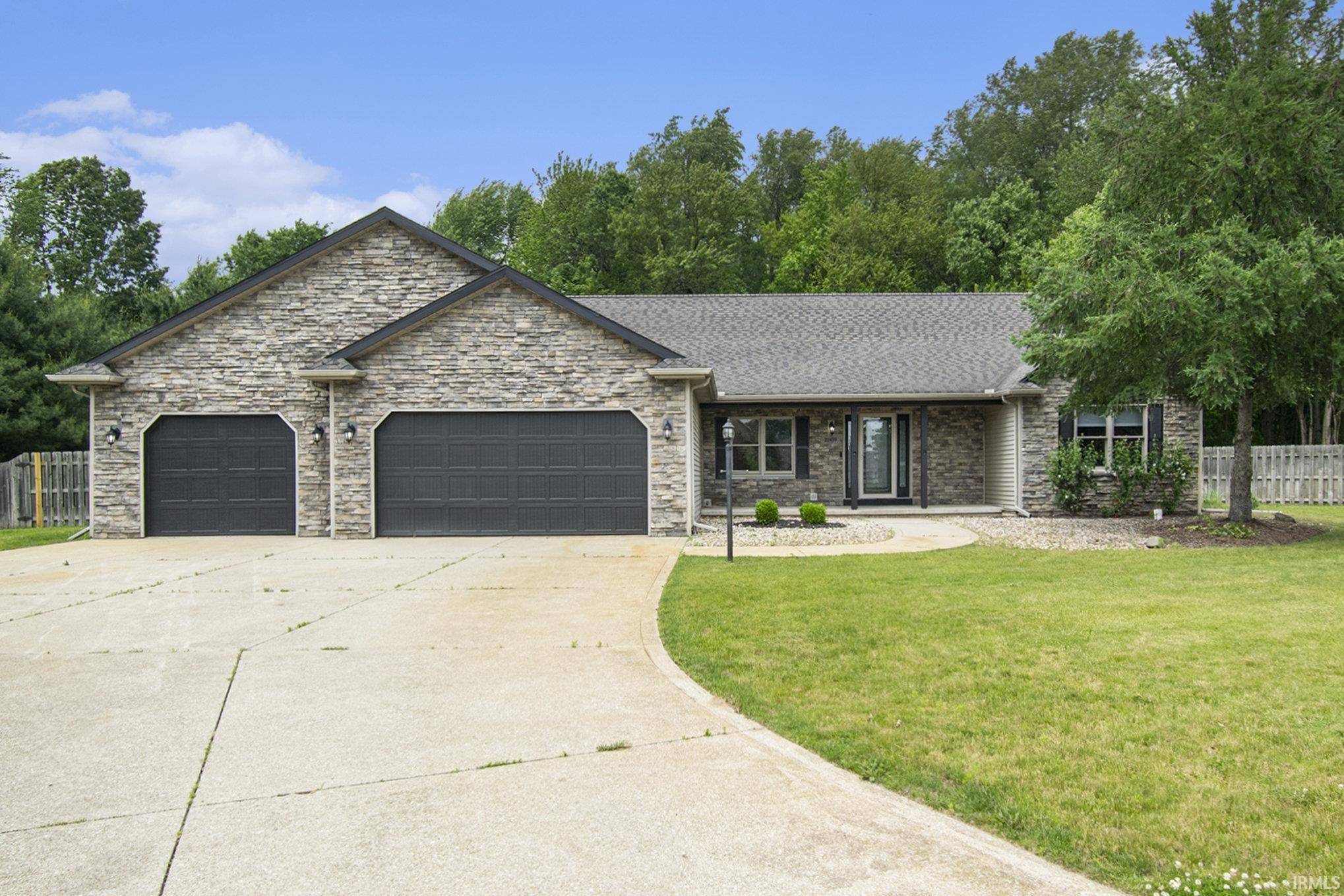 22459 Stonebridge Drive, Elkhart, IN 46514