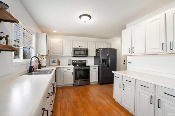 Mishawaka, IN 46544-5895,1927 Miniature Rose Lane