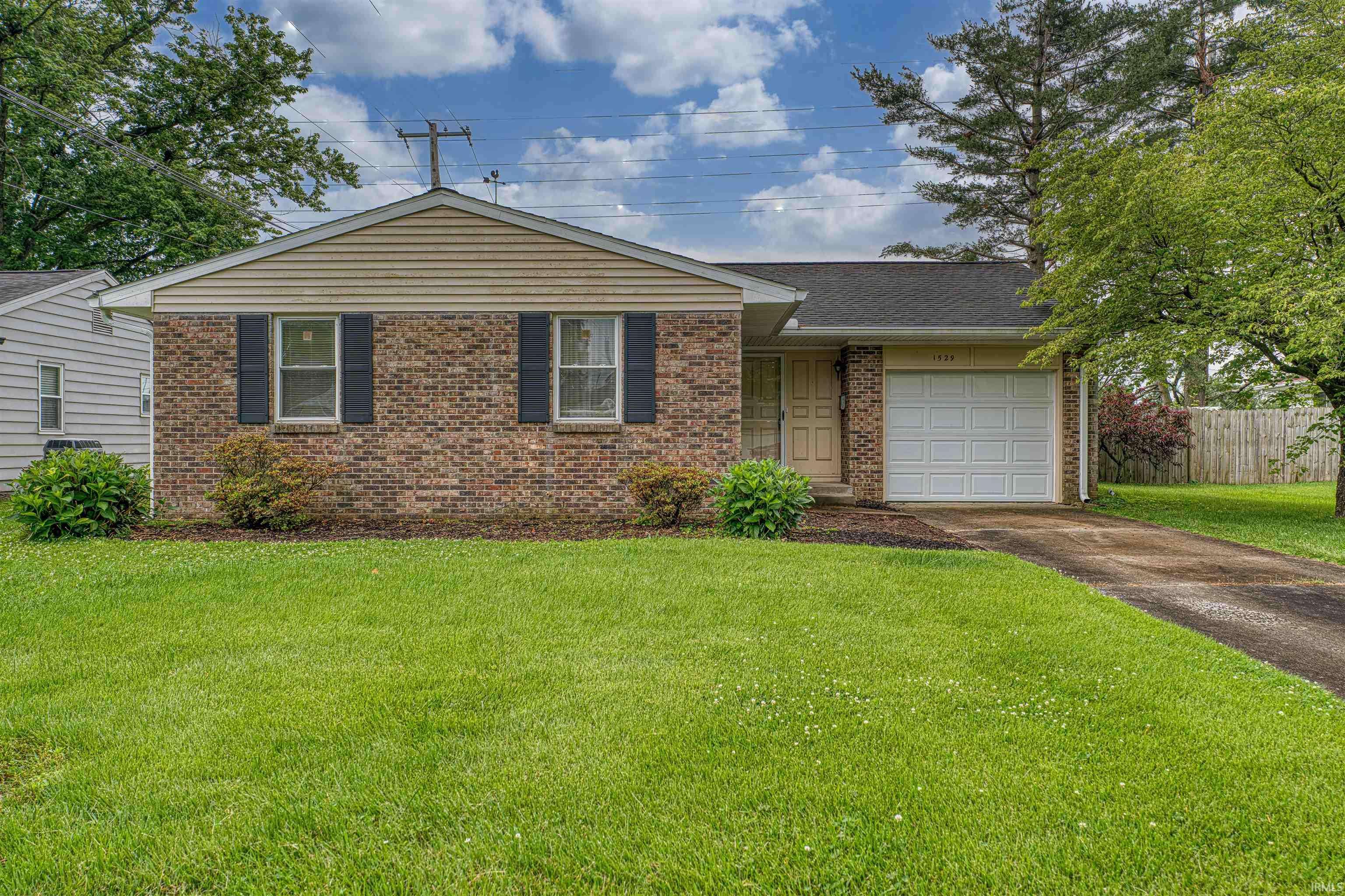 1529 Olympic Court, Evansville, IN 47715