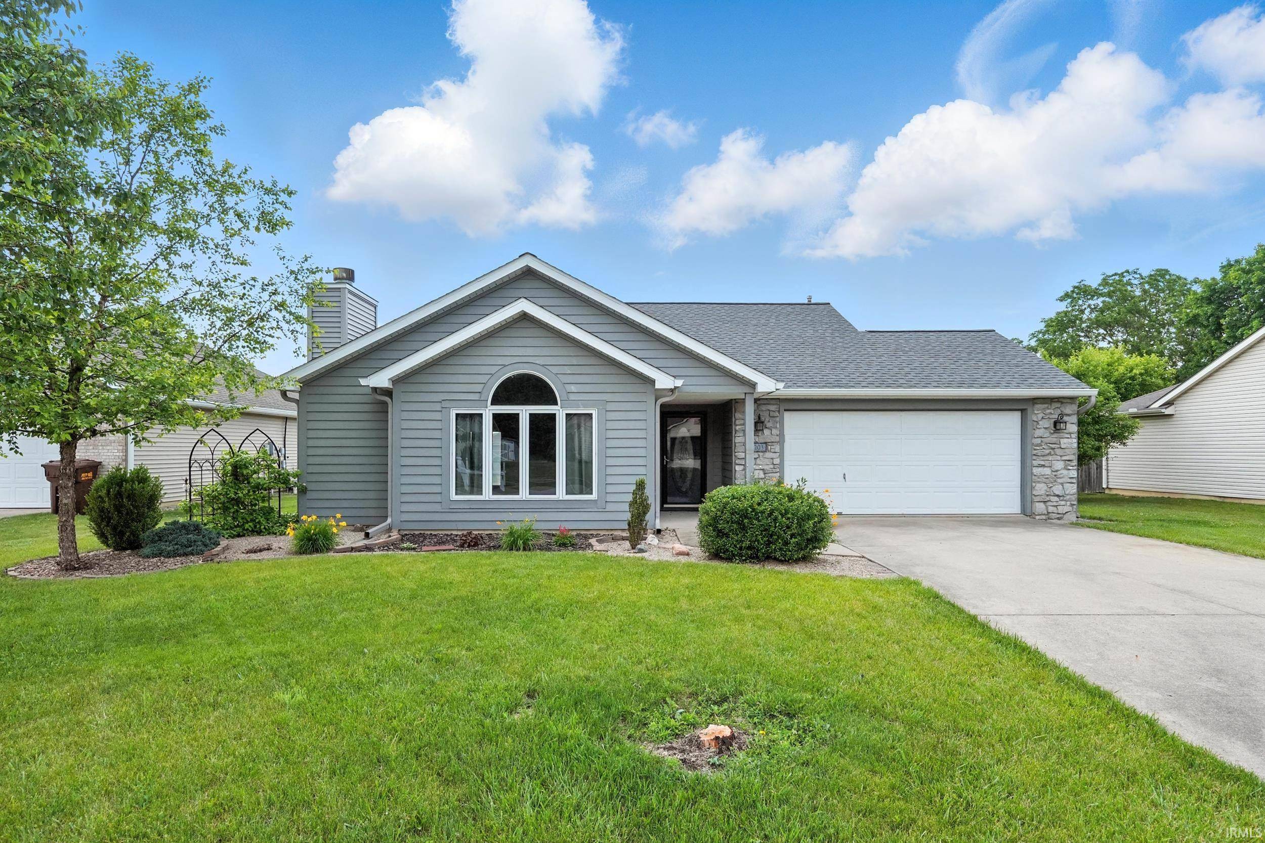 2203 Glen Hollow Drive, Auburn, IN 46706