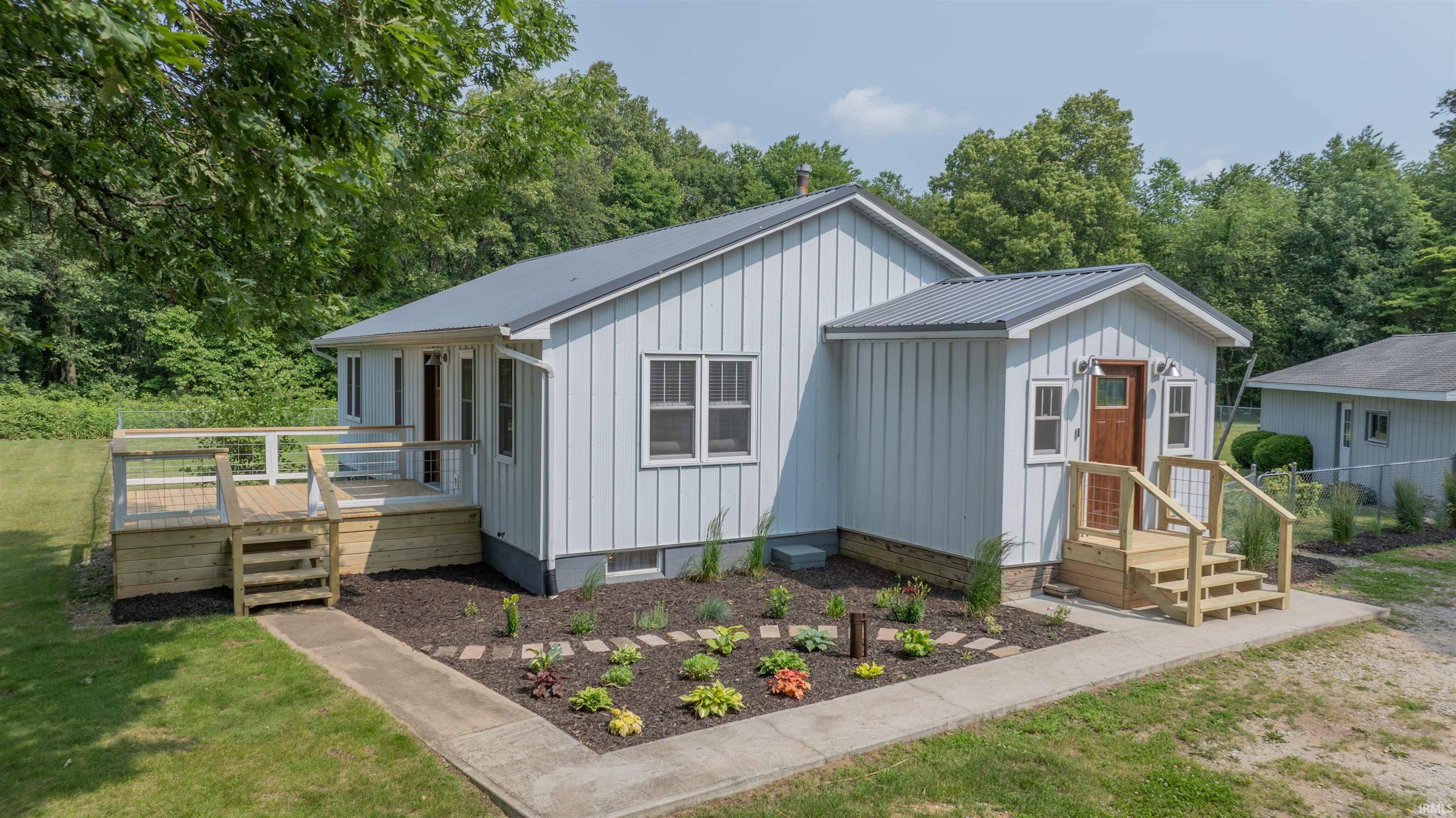 8575 S 100 W, North Judson, IN 46366