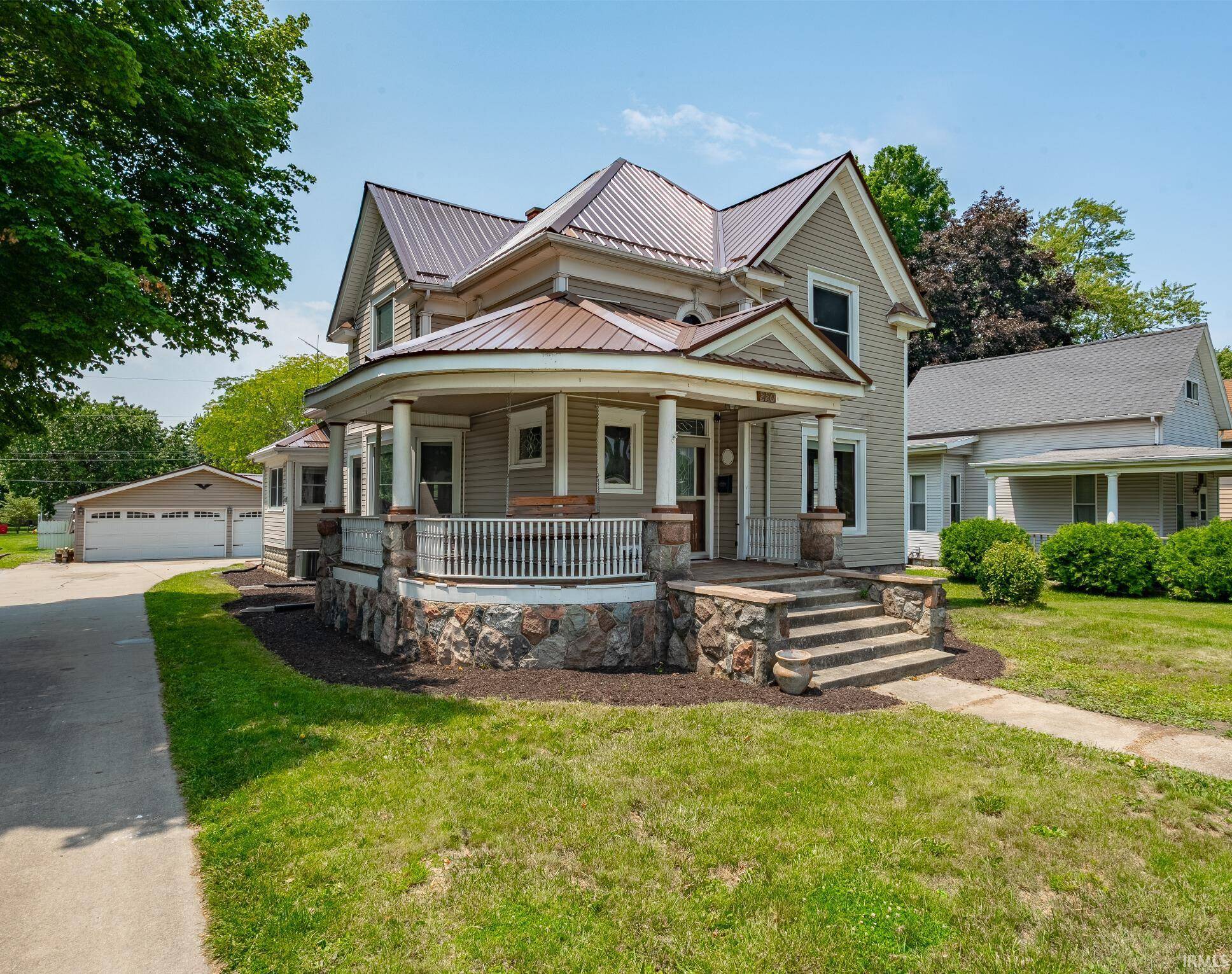 220 N Michigan Street, Argos, IN 46501-1127