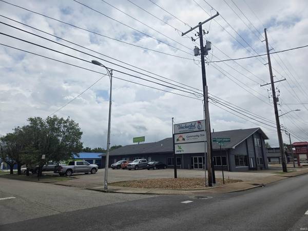 400 S Green River Road, Evansville, IN 47715