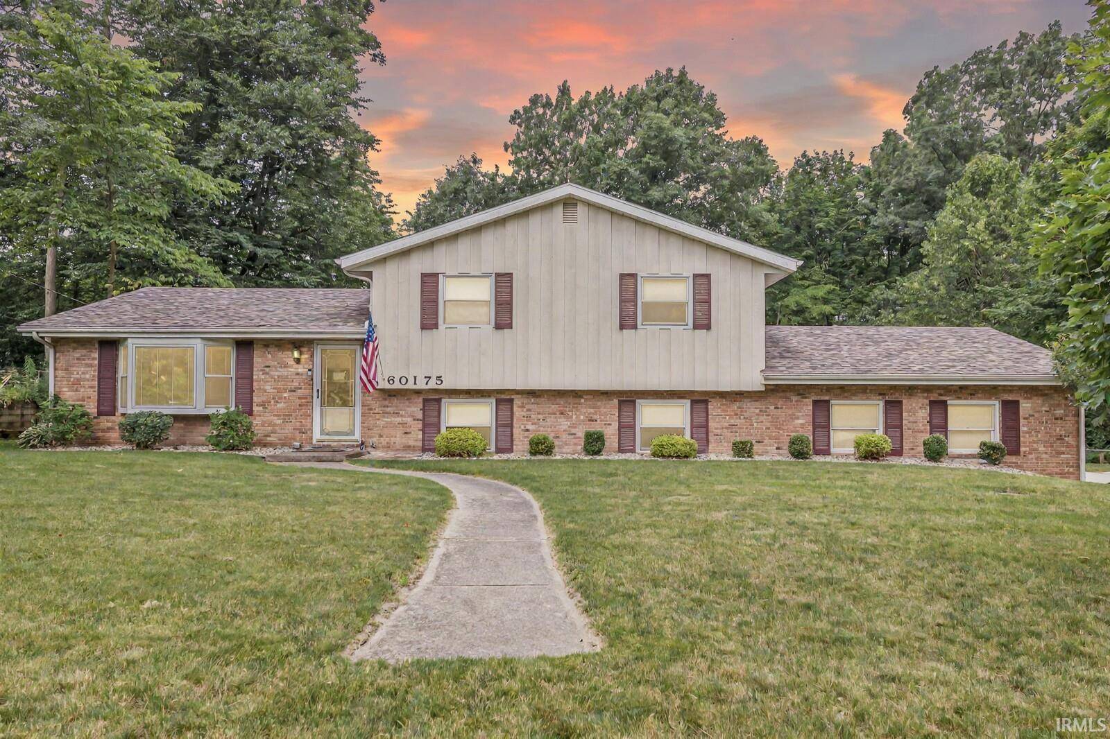 60175 Emerald Drive, South Bend, IN 46614-5201