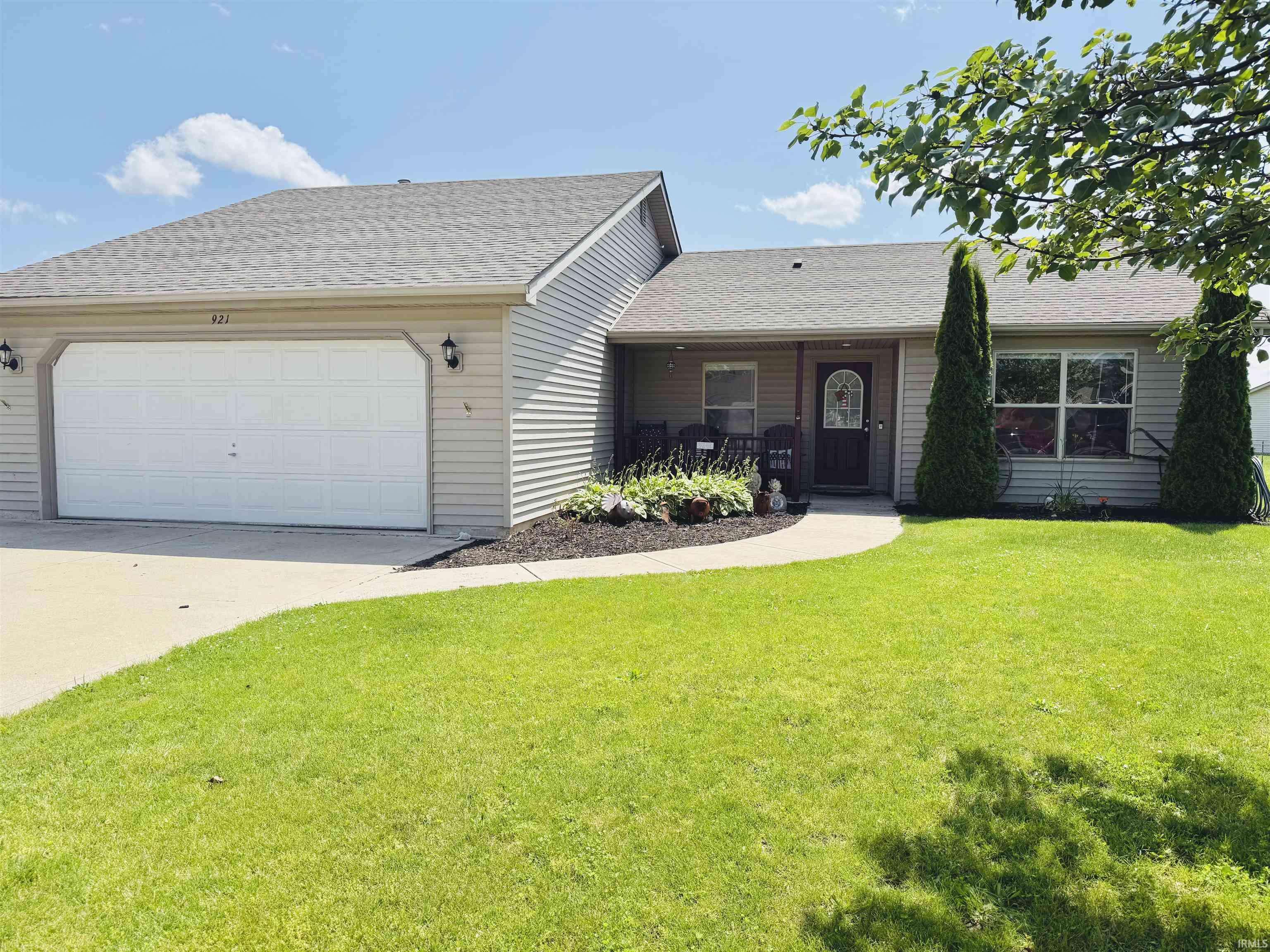 921 W Wheatfield Lane, Churubusco, IN 46723