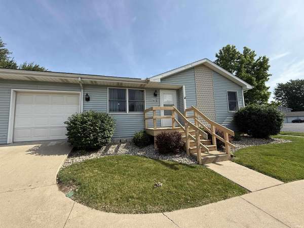 800 E Arthur Street #I1, Warsaw, IN 46580-3071