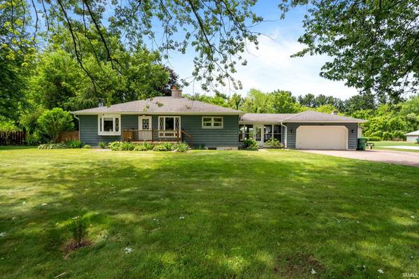 51881 Currant Road, Granger, IN 46530-8563