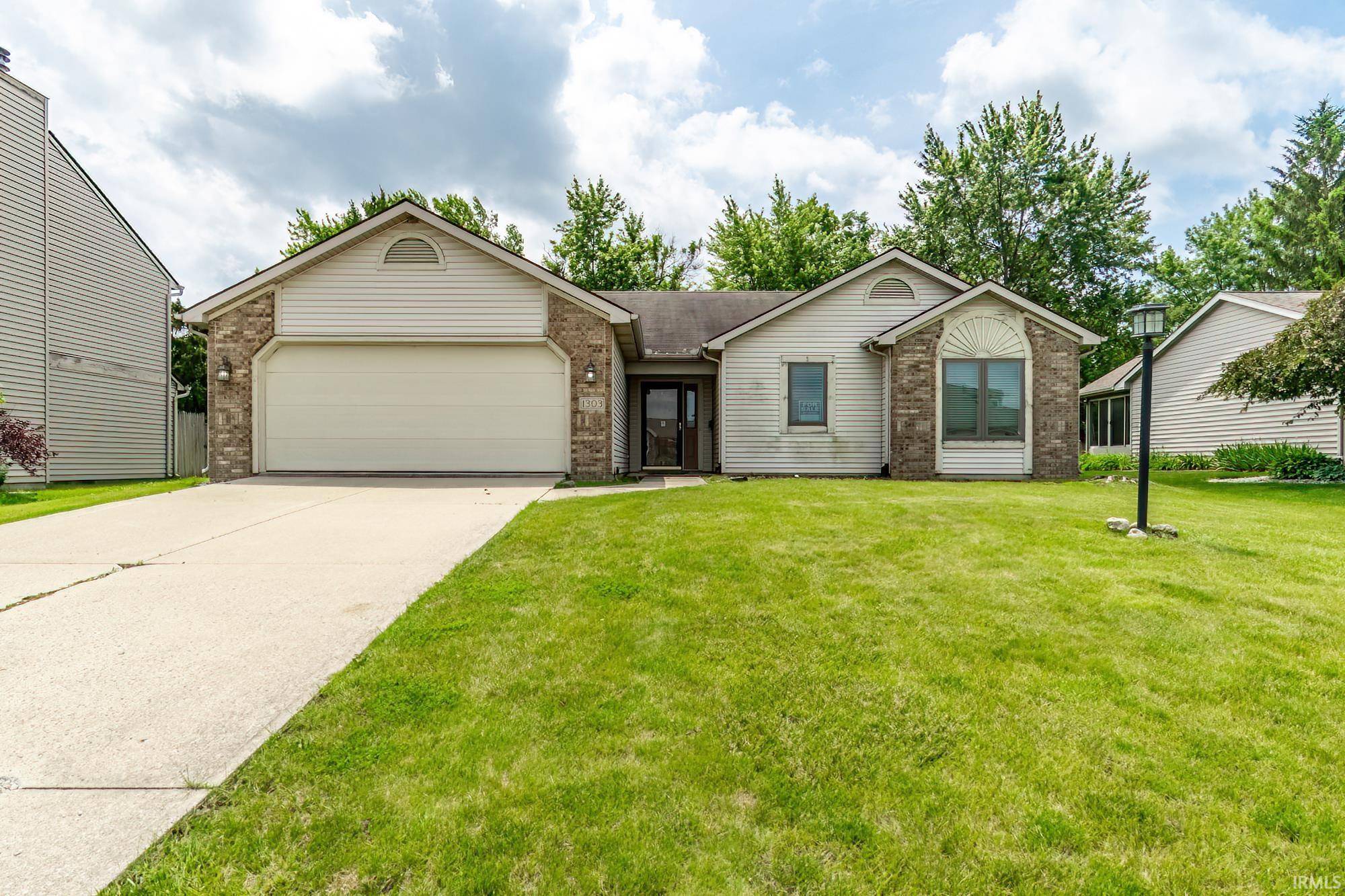 1303 Oak Bay Run, Fort Wayne, IN 46825