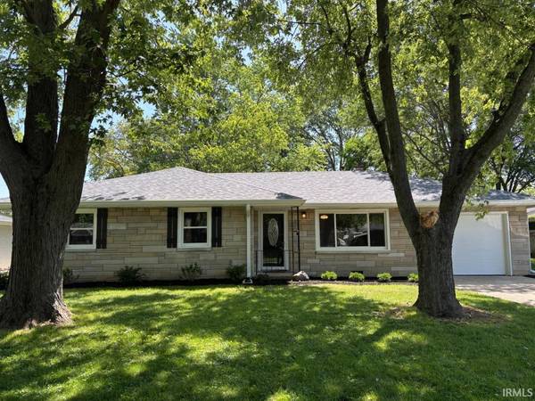 3906 N Lanewood Drive, Muncie, IN 47304-1525