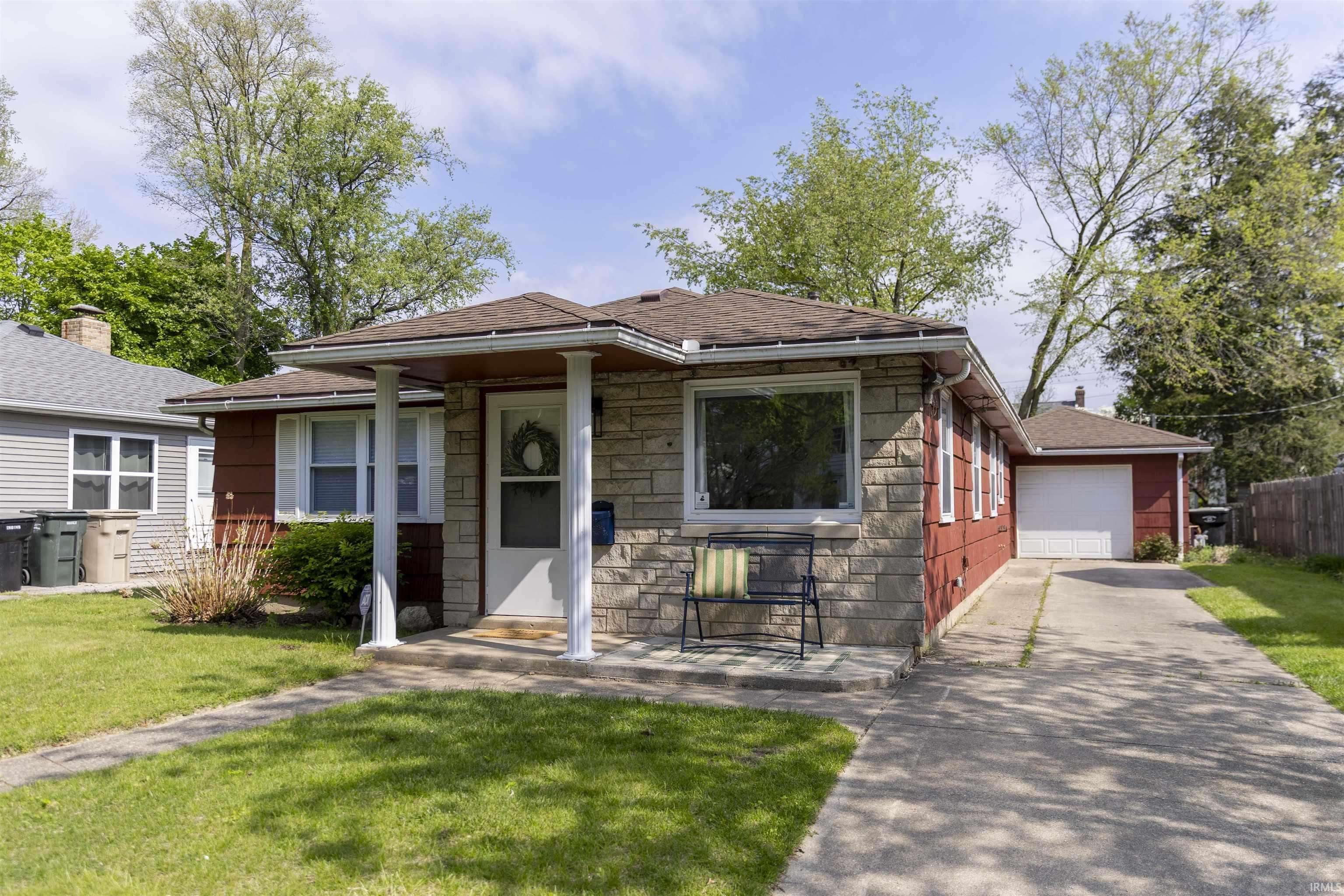 1621 E Madison Street, South Bend, IN 46617-2507