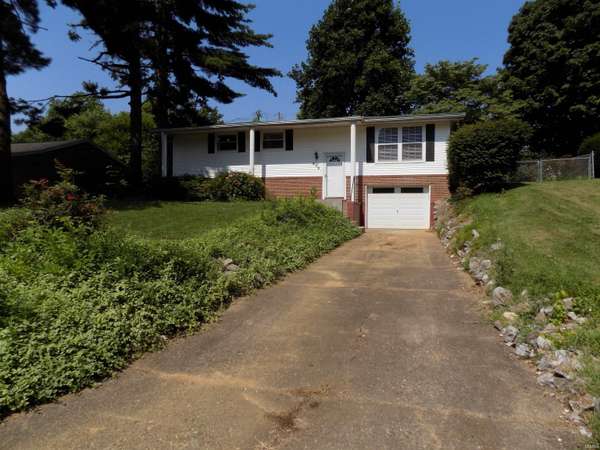 606 Prince Drive, Newburgh, IN 47630