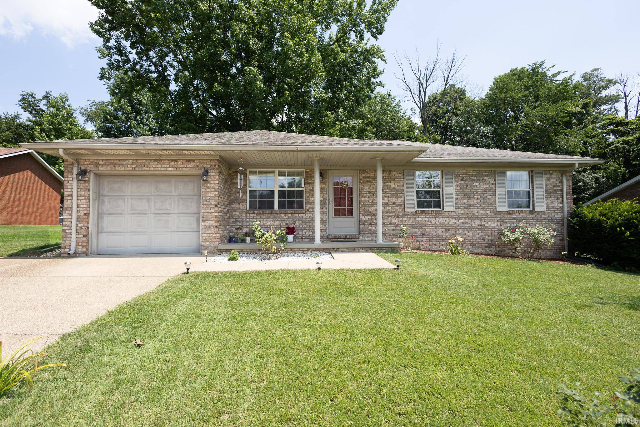6722 MUIRFIELD Court, Newburgh, IN 47630