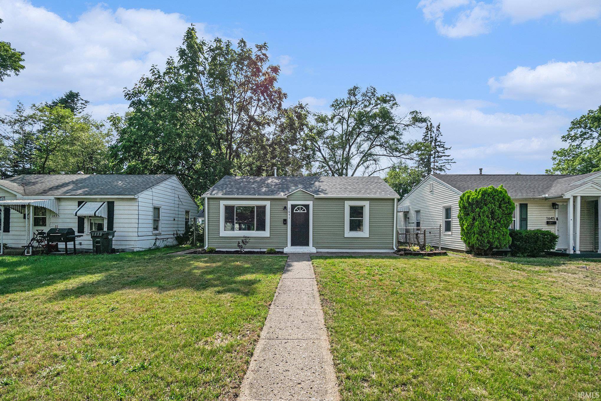 1641 N Adams Street, South Bend, IN 46628-3026