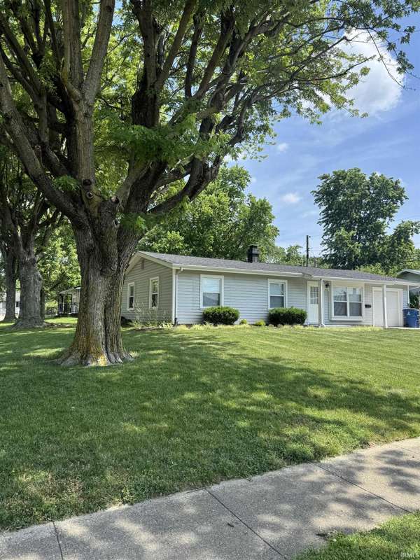 1926 W BRADFORD Street, Marion, IN 46952