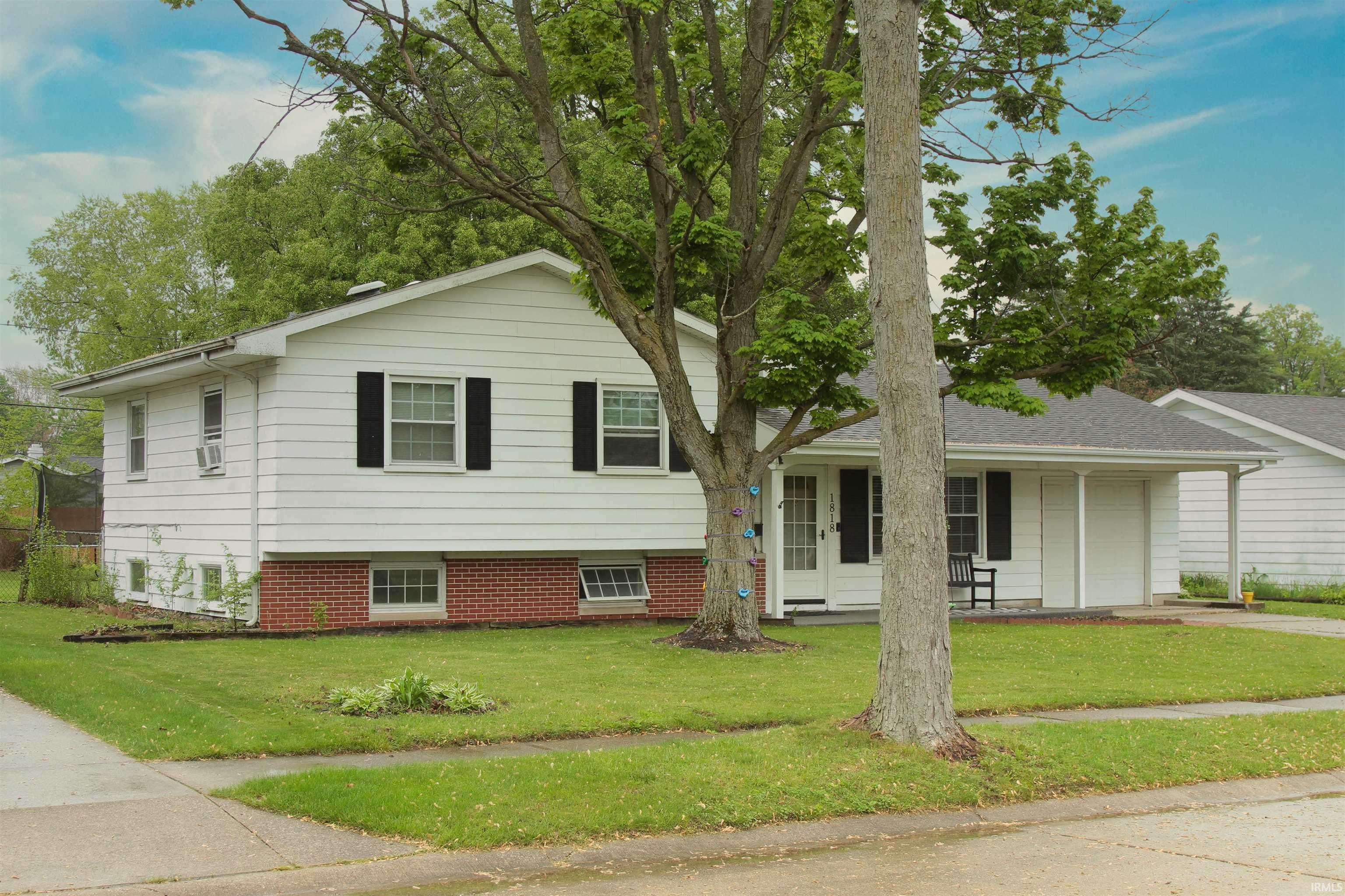 1818 Chochtimar Trail, Fort Wayne, IN 46808