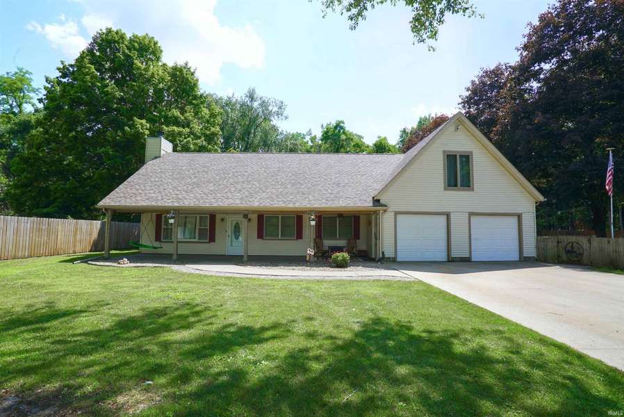 8558 E John Emery Road, New Carlisle, IN 46552-9453
