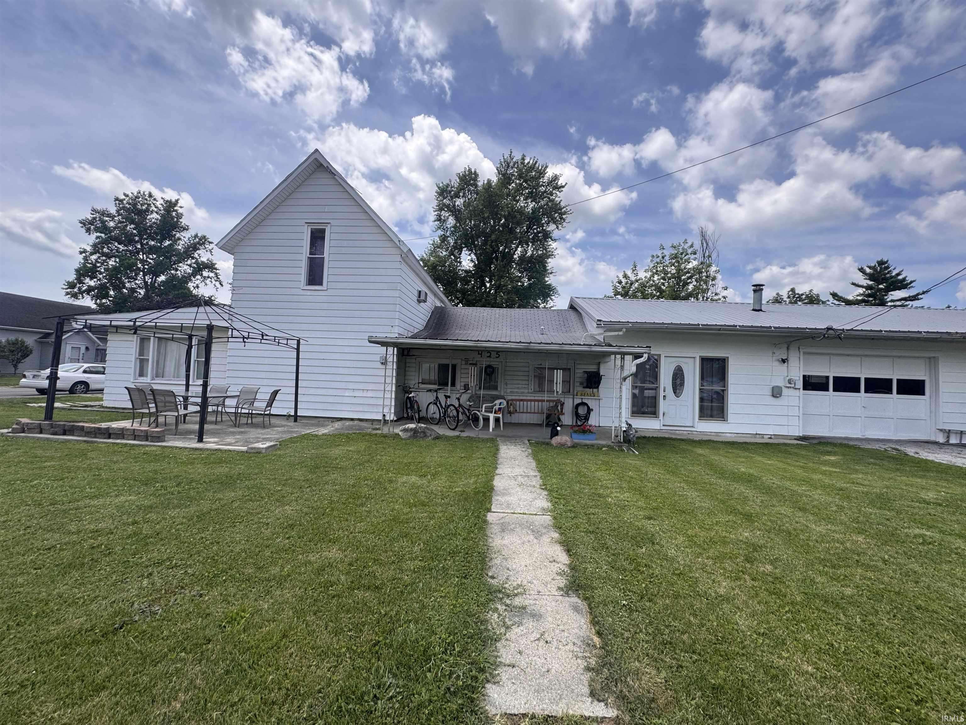 425 E townley Street, Bluffton, IN 46714