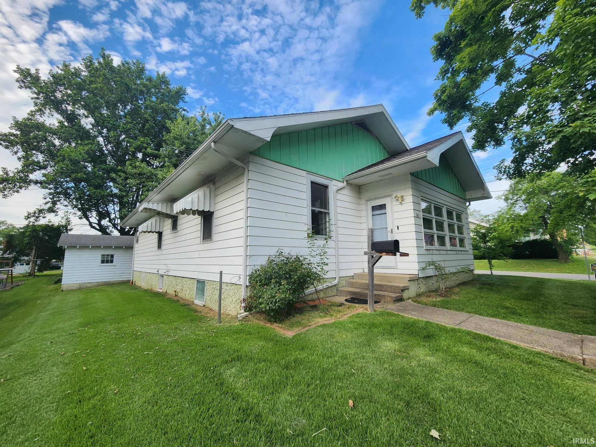 302 W 7th Street, Bicknell, IN 47512