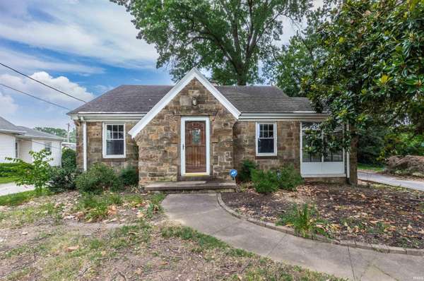 1926 S Green River Road, Evansville, IN 47715