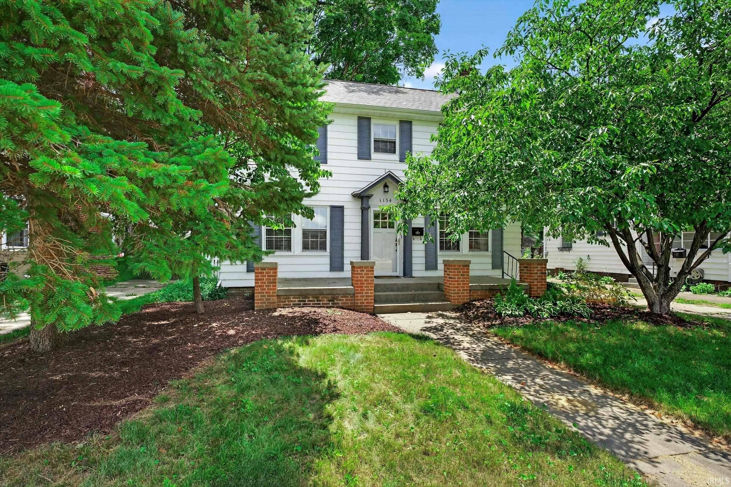 1134 E South Street, South Bend, IN 46615-1007