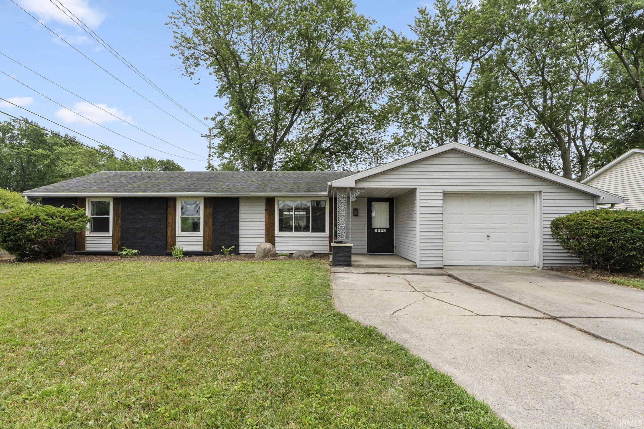 6228 Birchdale Drive, Fort Wayne, IN 46815