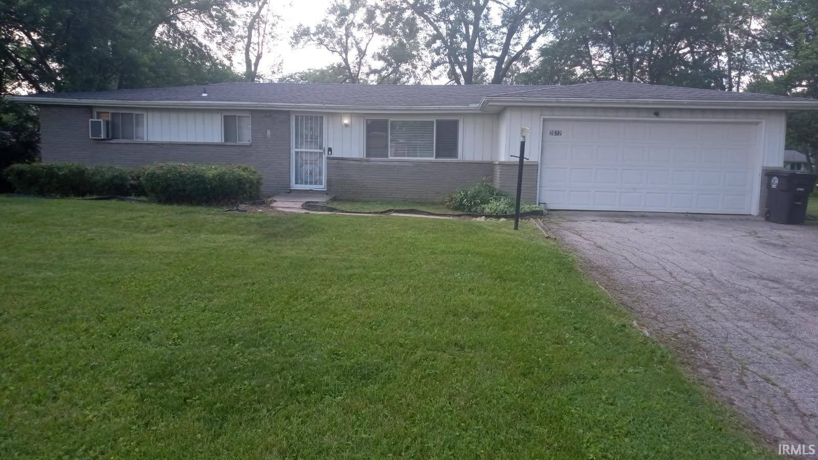 2612 Oakwood Drive, Fort Wayne, IN 46816
