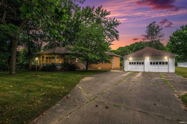 56859 Sundown Road, South Bend, IN 46619-5539