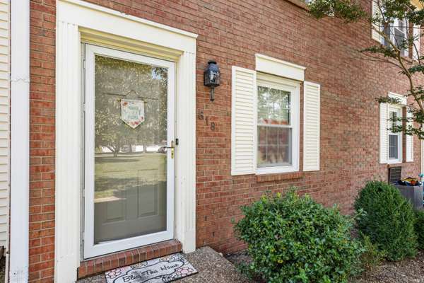 618 Kingswood Drive, Evansville, IN 47715