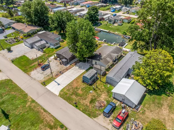 11 Ems B6a Lane, Leesburg, IN 46538-8968