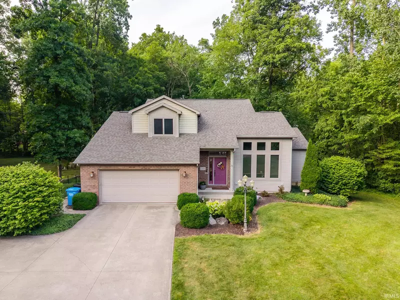 1325 E Greenbriar Drive, Columbia City, IN 46725-8622