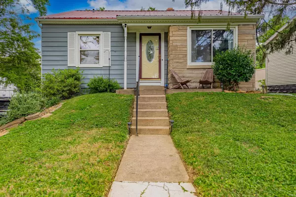 208 Fernwood Drive, Evansville, IN 47711