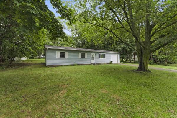 300 E Pickwick Drive, Syracuse, IN 46567