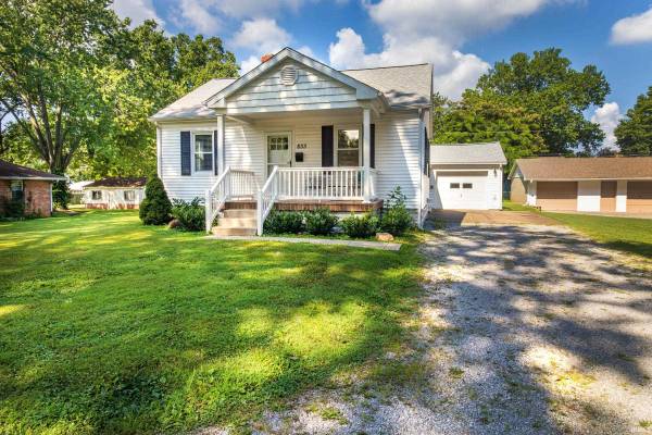 833 S Royal Avenue, Evansville, IN 47715