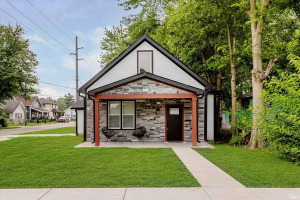 902 Rossville Avenue, Frankfort, IN 46041-1323