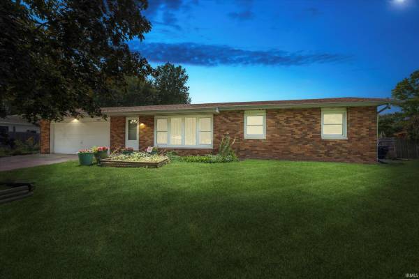 60319 Pembrook Lane, Elkhart, IN 46517