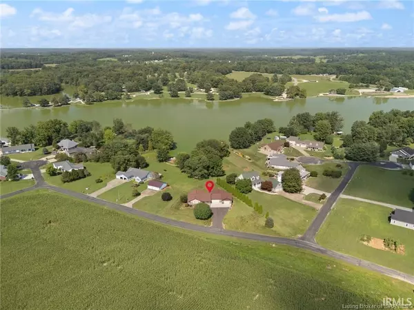 4 Orchard Road, Loogootee, IN 47553