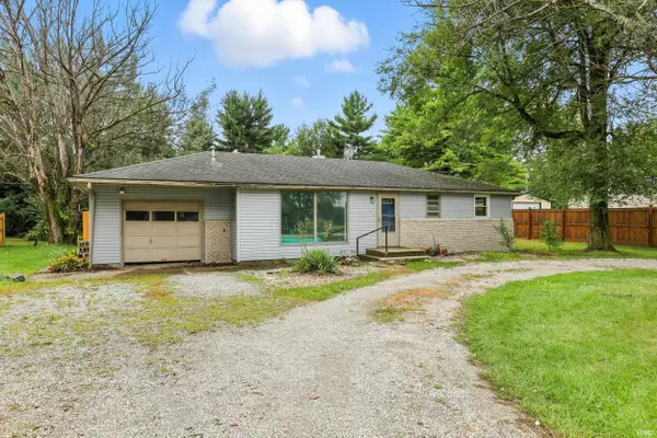 7732 Hosler Road, Leo, IN 46765-9749