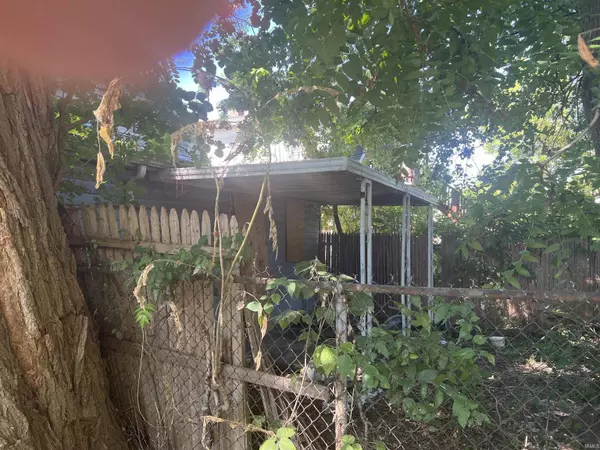 Evansville, IN 47710,1013 W DELAWARE Street