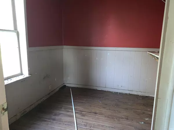 Mishawaka, IN 46545,522 E Battell Street