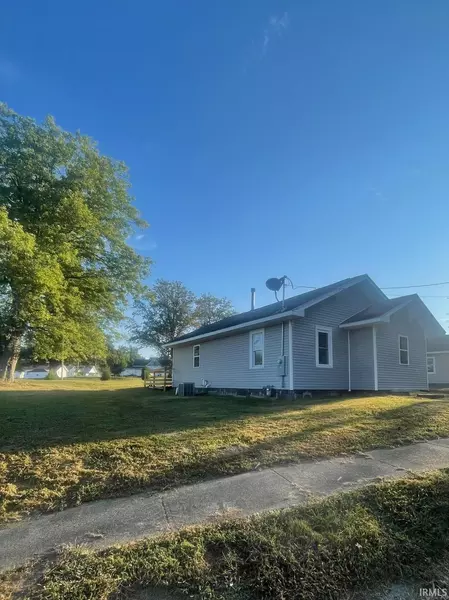 750 W Oak Street, Bicknell, IN 47512