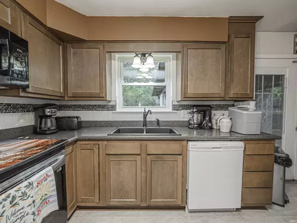 Evansville, IN 47720,2424 Glenview Drive