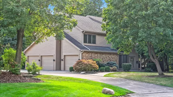 2825 Knightsbridge Place,  Fort Wayne,  IN 46815-8504