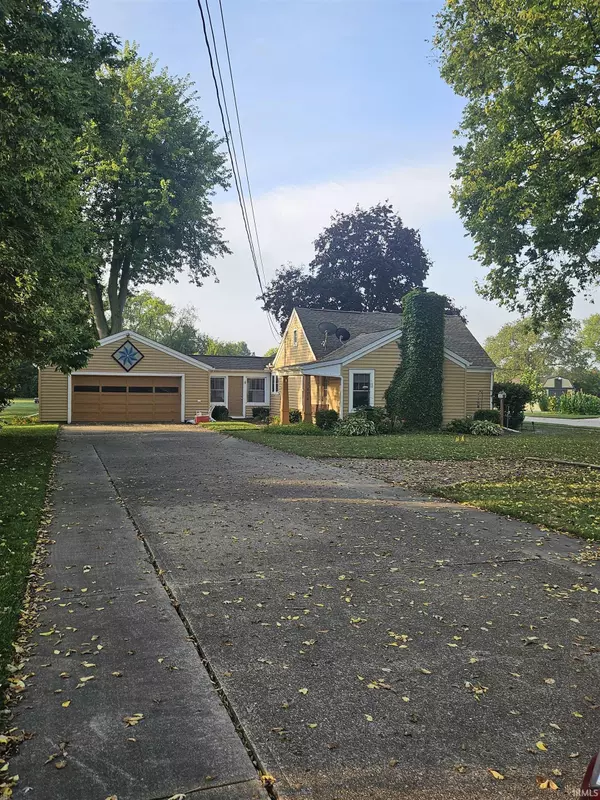 1404 Berkey Avenue, Goshen, IN 46526-2218