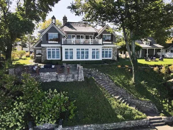 10712 N South Shore Drive, Syracuse, IN 46567