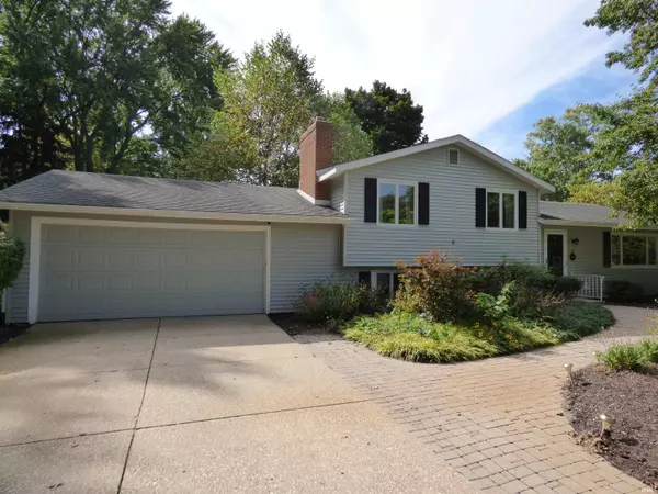 18250 Clairmont Drive, South Bend, IN 46637-4401