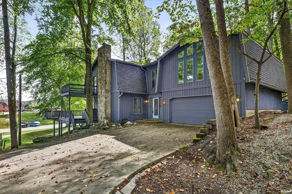 8002 N Lakeview Drive, Unionville, IN 47468