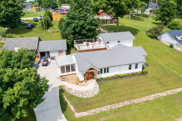 9061 E Hatchery Road, Syracuse, IN 46567-7544