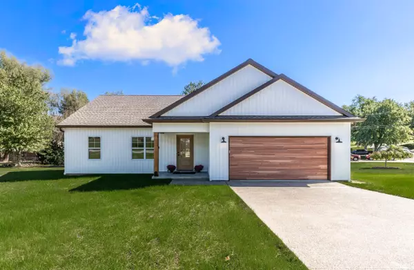 4300 Hilldale Drive, Newburgh, IN 47630