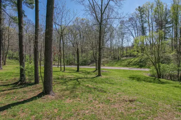 Princeton, IN 47670,1512 Pine Cone Drive